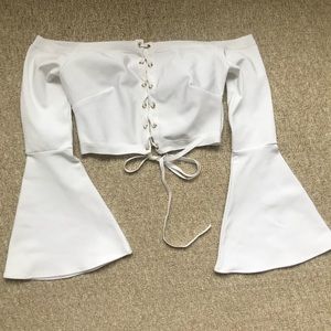 ✨GUESS lace up cropped wide sleeve